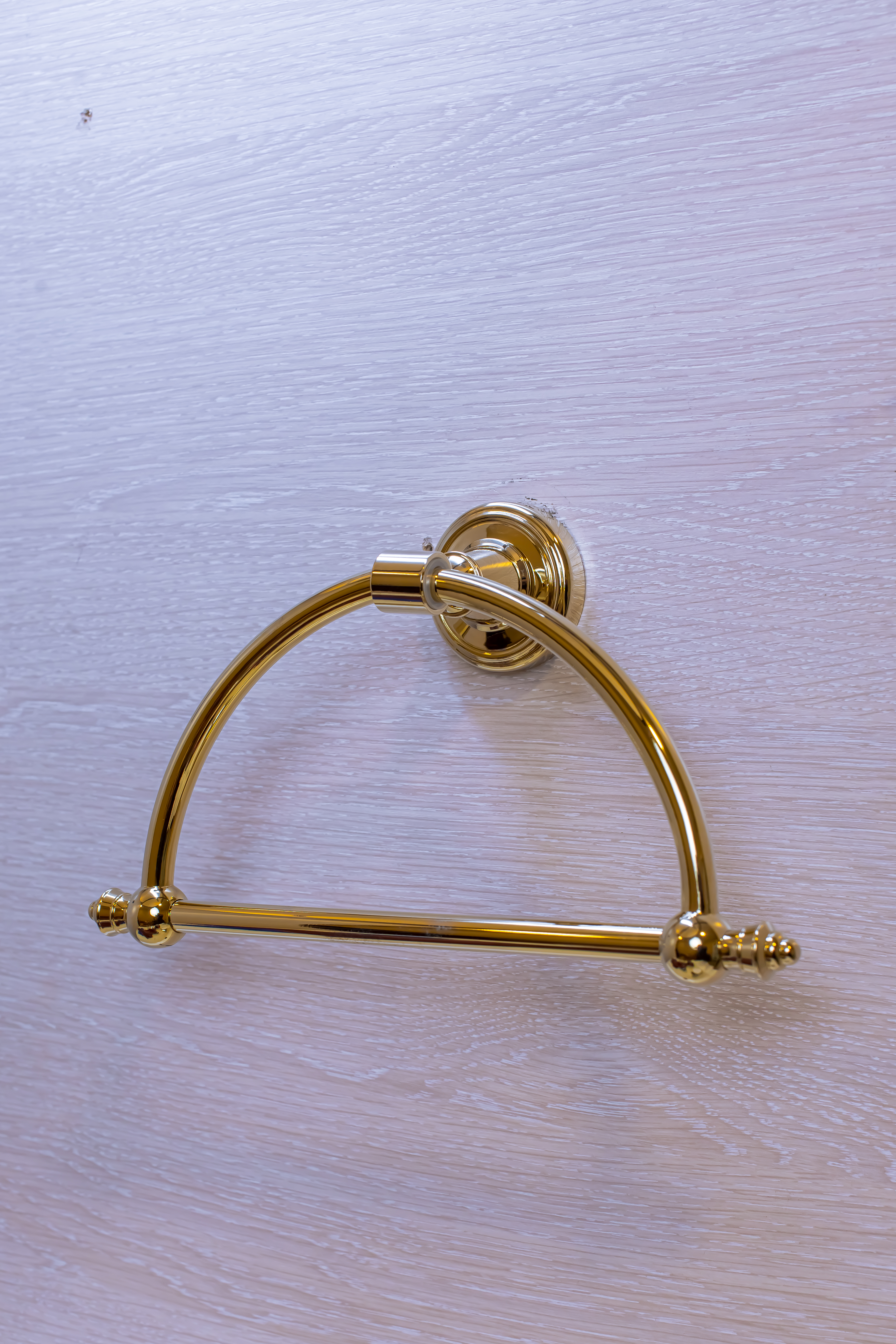 Oval dəsmal asılan