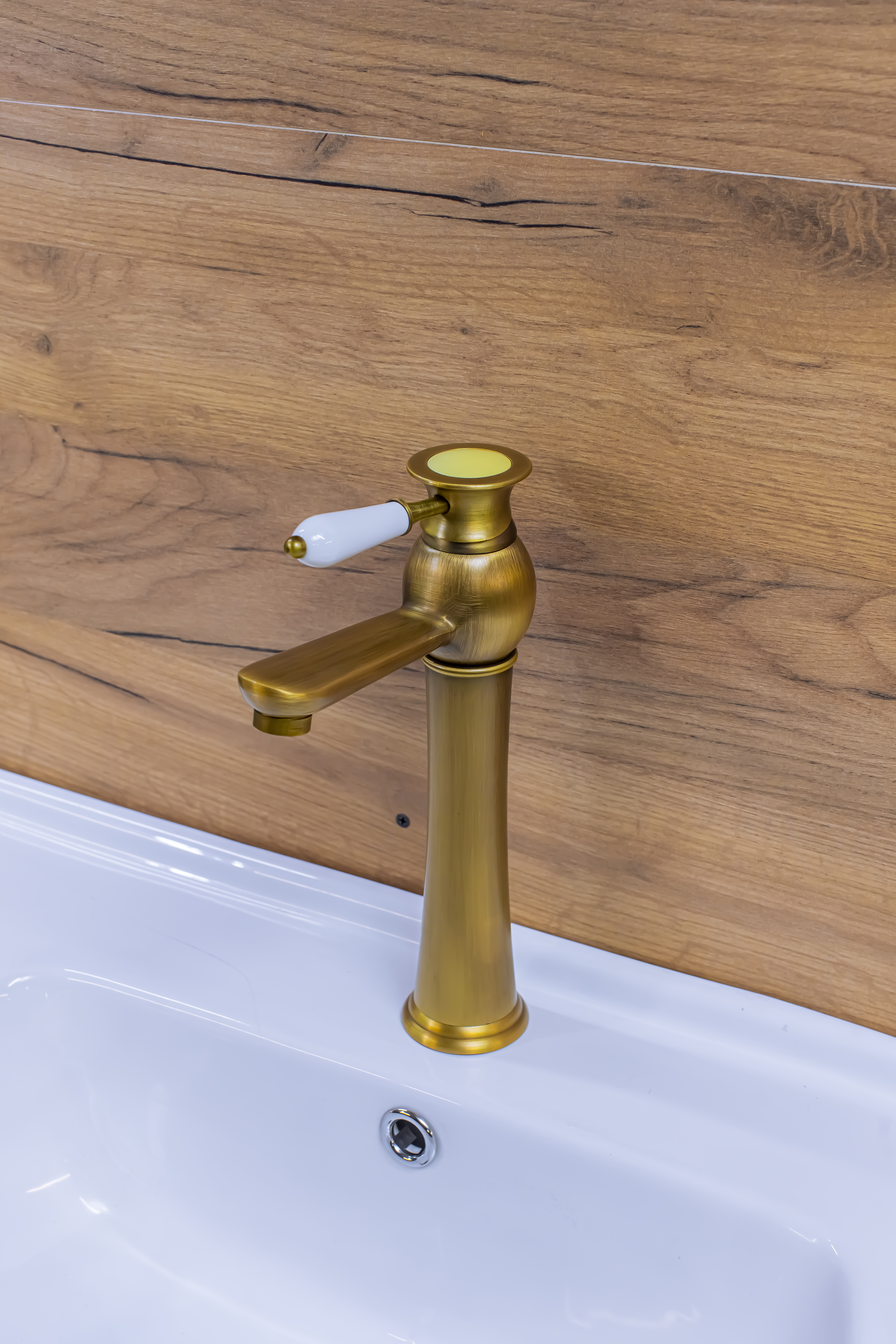 Lavabo simesiteli (hündür)