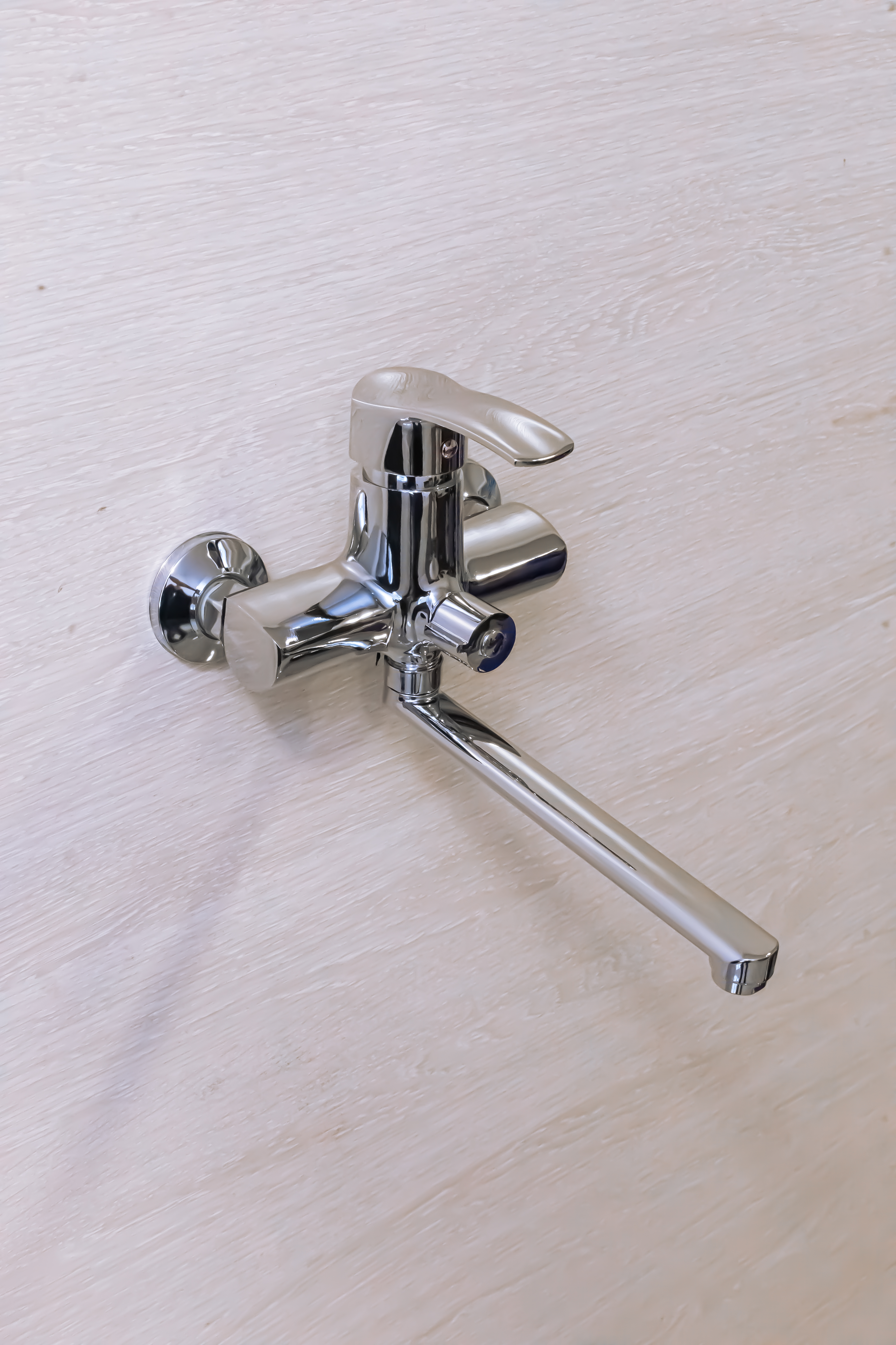 Duş simesiteli uzun lülək