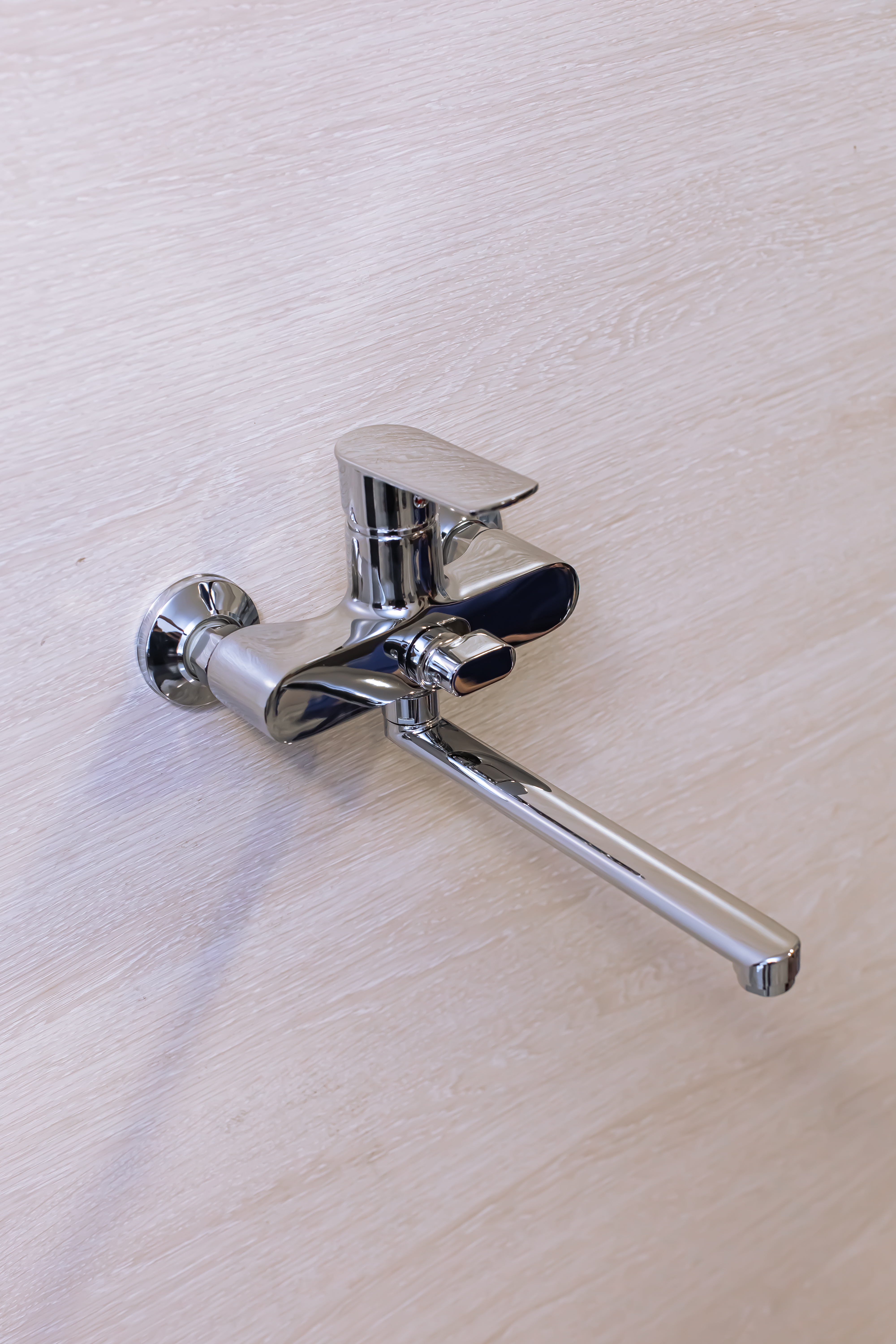 Duş simesiteli uzun lülək