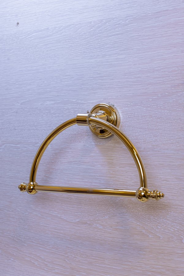 Oval dəsmal asılan