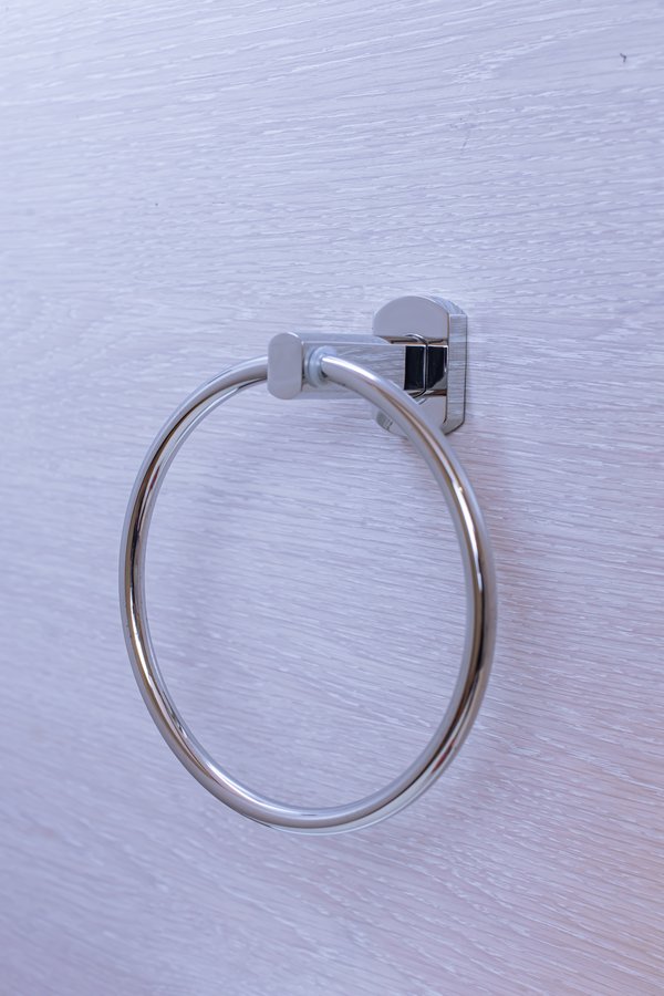 Oval dəsmal asılan