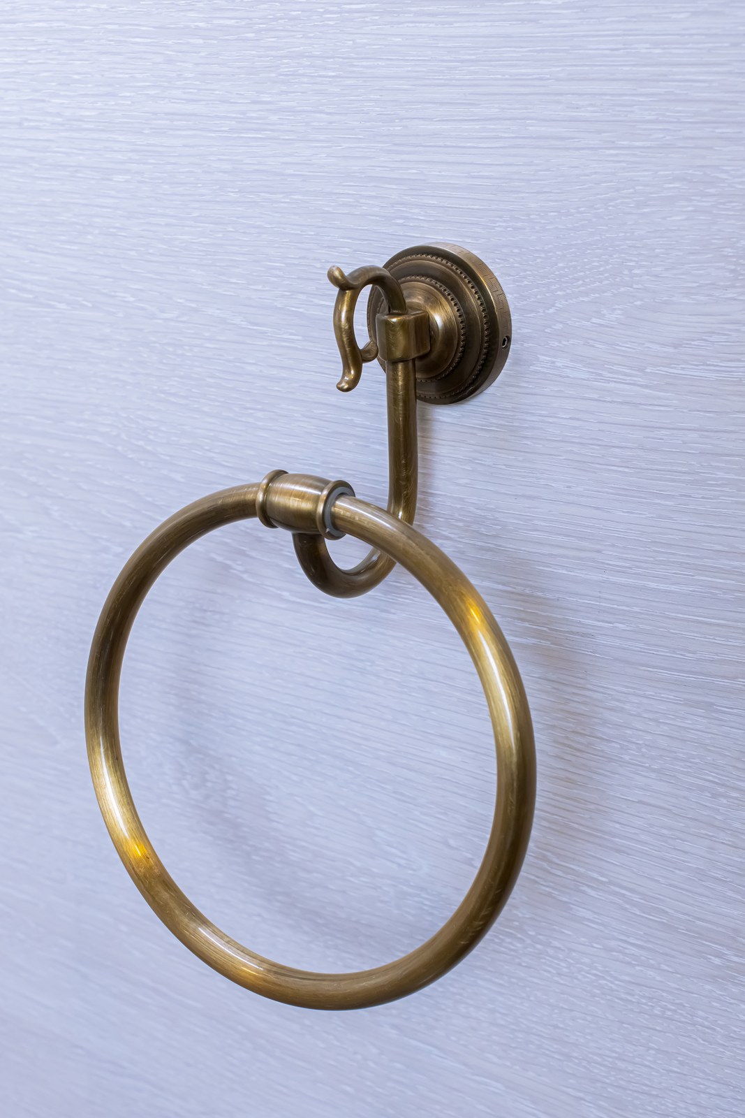 Oval dəsmal asılan